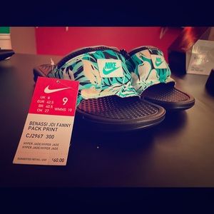 Benassi JDI Fanny pack print Nike slides